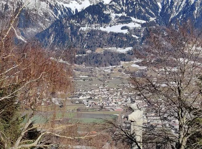 Grosse 4 Zimmer Wohnung Mit Traumhafter Aussicht